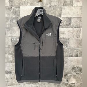 The North Face Men’s Vest Full Zip Size Medium Black and Gray